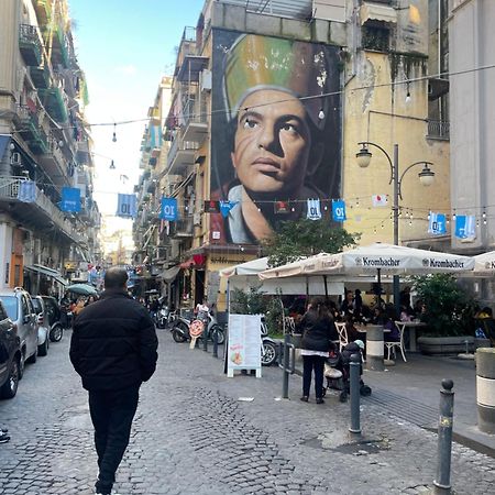 Casa Vacanza Spaccanapoli Luaran gambar