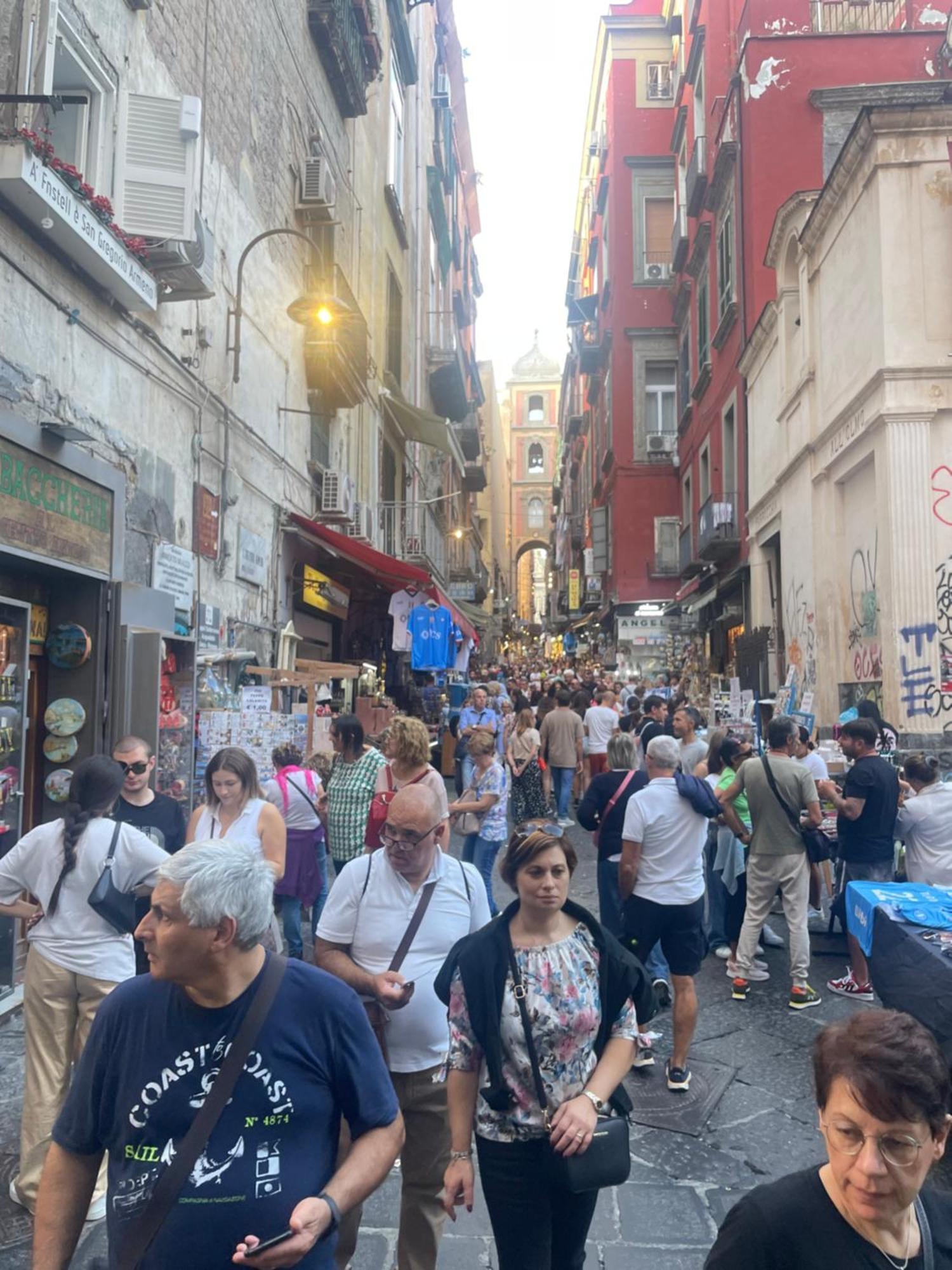 Casa Vacanza Spaccanapoli Luaran gambar